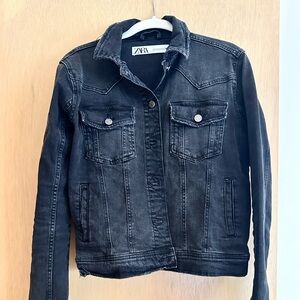 Zara - black denim jacket - Size M